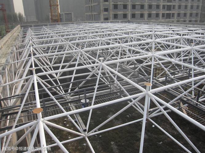 钢构人必读——螺栓球钢网架结构加工和安装环节详解